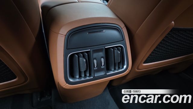 Maserati Levante 3.0 Diesel AWD GranLusso 2020 — фото 30