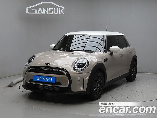 MINI Cooper 5Door Classic Third Generation 2024 — фото 2