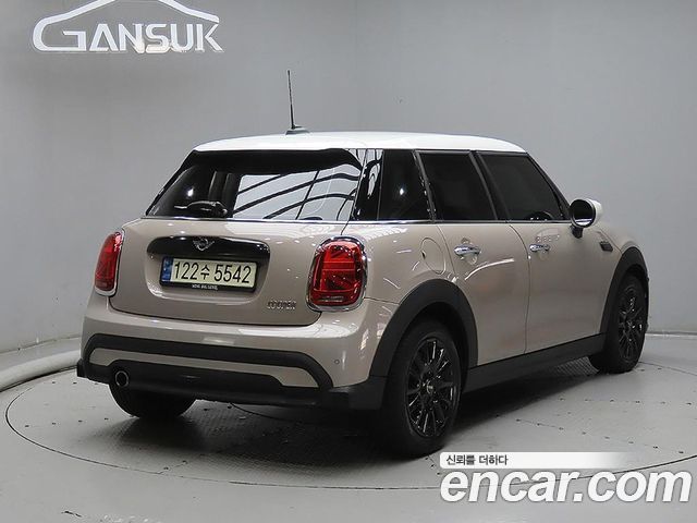 MINI Cooper 5Door Classic Third Generation 2024 — фото 4