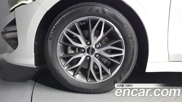 Kia K5 (III) 2.0 Prestige 2022 — фото 5