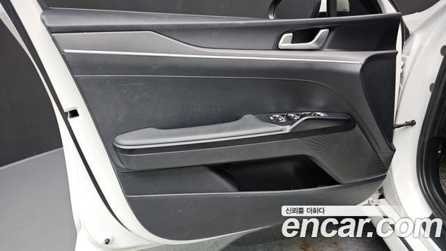 Kia K5 (III) 2.0 Prestige 2022 — фото 24