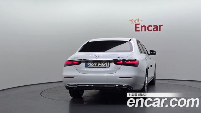 Mercedes-Benz E-Class (W213) E220d 4MATIC Exclusive 2021 — фото 4
