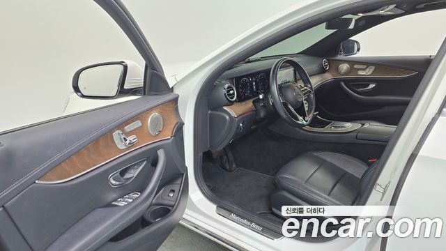 Mercedes-Benz E-Class (W213) E220d 4MATIC Exclusive 2021 — фото 10