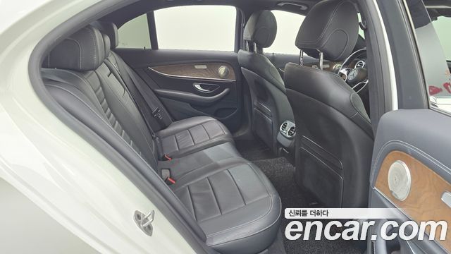 Mercedes-Benz E-Class (W213) E220d 4MATIC Exclusive 2021 — фото 19