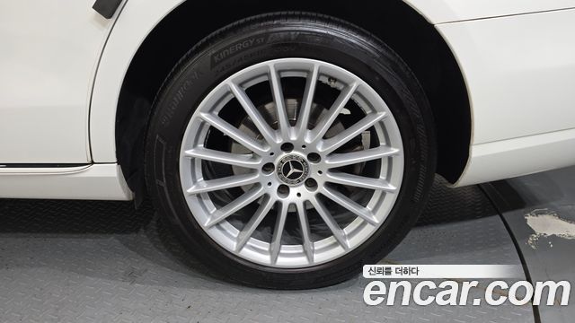 Mercedes-Benz E-Class (W213) E220d 4MATIC Exclusive 2021 — фото 21