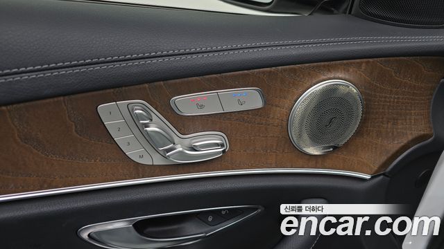Mercedes-Benz E-Class (W213) E220d 4MATIC Exclusive 2021 — фото 30