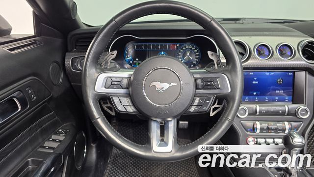 Ford Mustang GT Convertible 2022 — фото 13