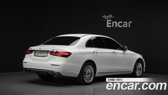 Mercedes-Benz E-Class (W213) E220d 4MATIC Exclusive 2021 — фото 2