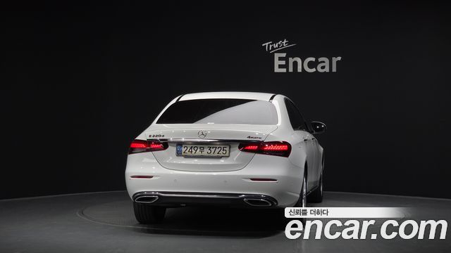 Mercedes-Benz E-Class (W213) E220d 4MATIC Exclusive 2021 — фото 4