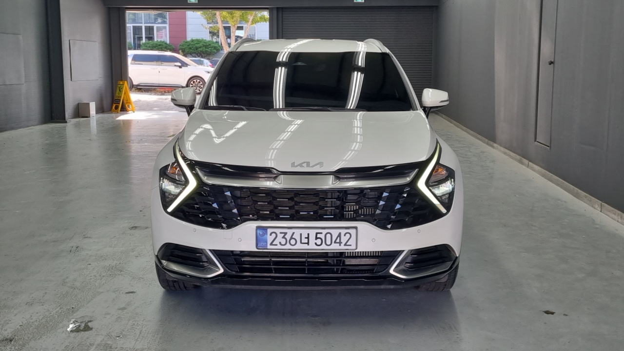 Kia Sportage (V) Diesel 2.0 2WD Nobleless 2023 — фото 3
