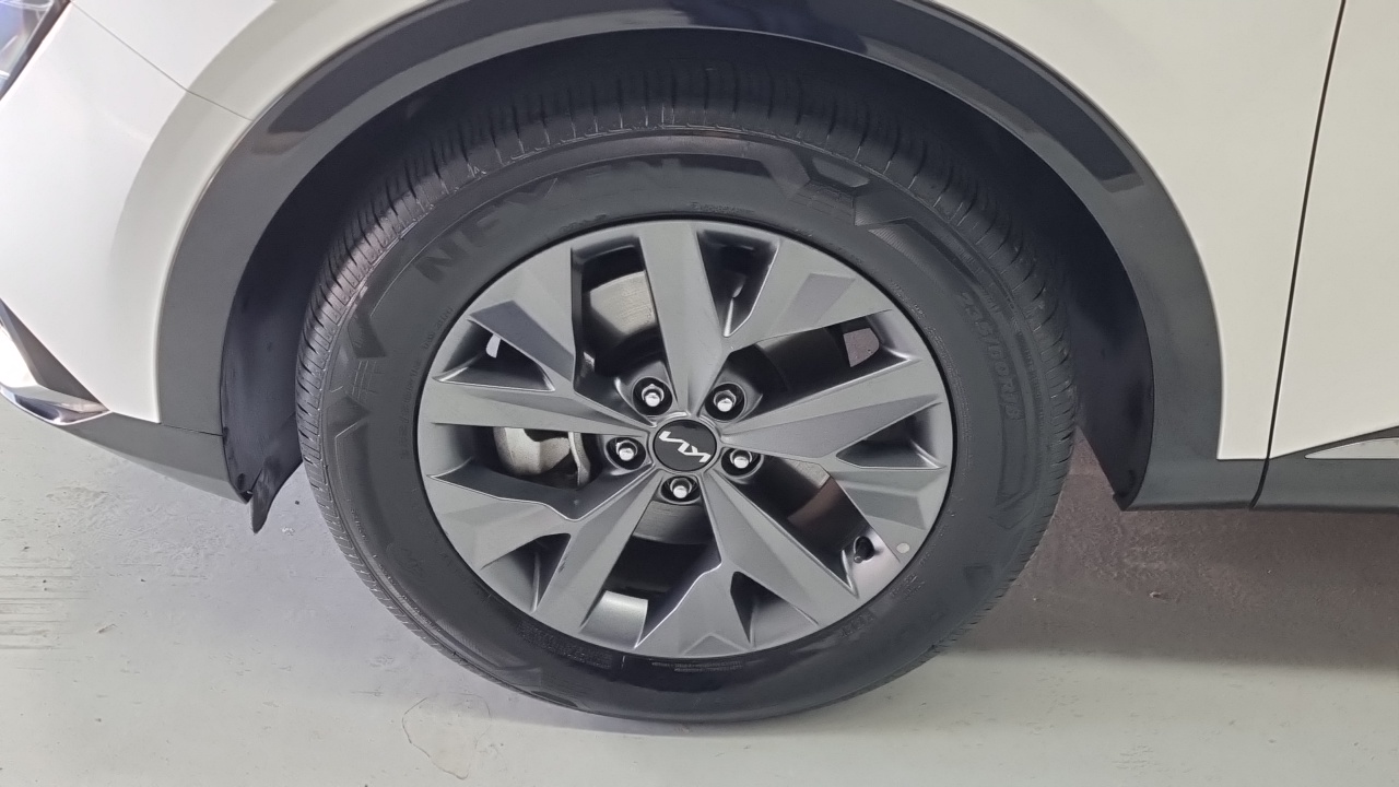 Kia Sportage (V) Diesel 2.0 2WD Nobleless 2023 — фото 5