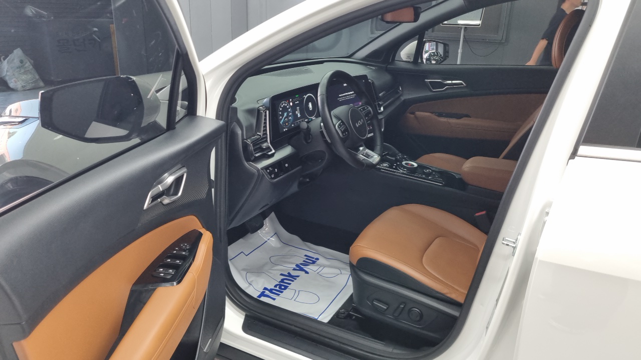 Kia Sportage (V) Diesel 2.0 2WD Nobleless 2023 — фото 10