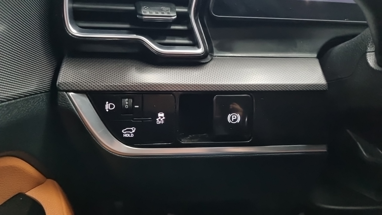 Kia Sportage (V) Diesel 2.0 2WD Nobleless 2023 — фото 17