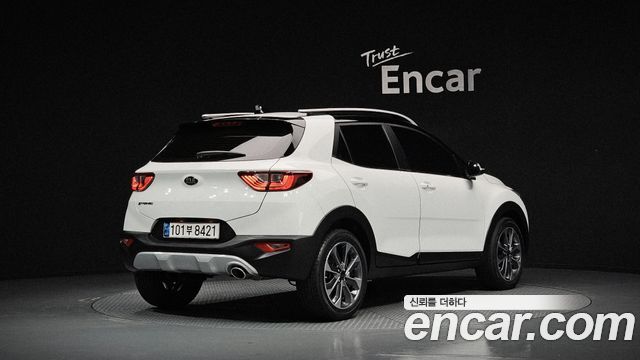 Kia Stonic 1.4 Prestige 2020 — фото 2
