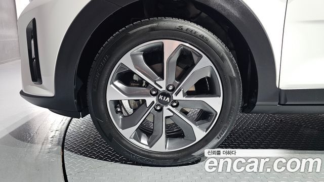 Kia Stonic 1.4 Prestige 2020 — фото 5
