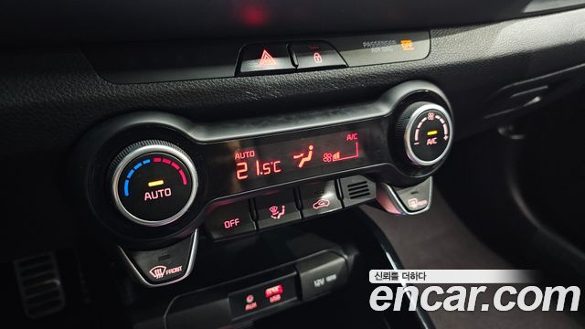 Kia Stonic 1.4 Prestige 2020 — фото 15