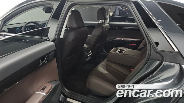 Hyundai Grandeur (GN7) 2,5 Gasoline 2WD Premium 2023 — фото 16