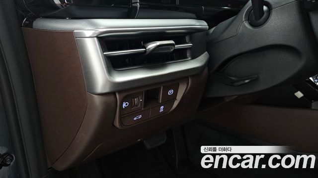 Hyundai Grandeur (GN7) 2,5 Gasoline 2WD Premium 2023 — фото 21