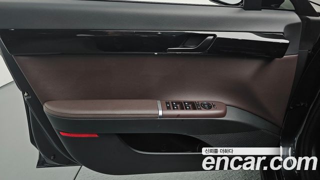 Hyundai Grandeur (GN7) 2,5 Gasoline 2WD Premium 2023 — фото 30