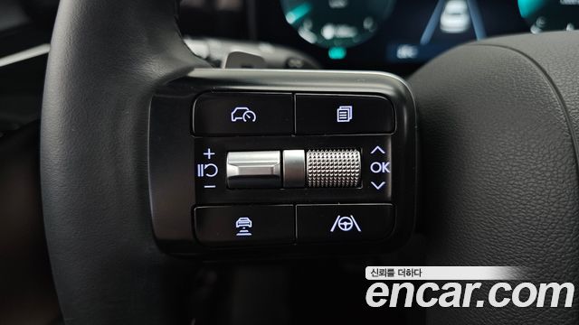 Hyundai Grandeur (GN7) 2,5 Gasoline 2WD Premium 2023 — фото 35