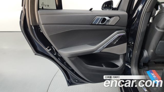 BMW X6 (G06) xDrive40i M Sport 2024 — фото 25