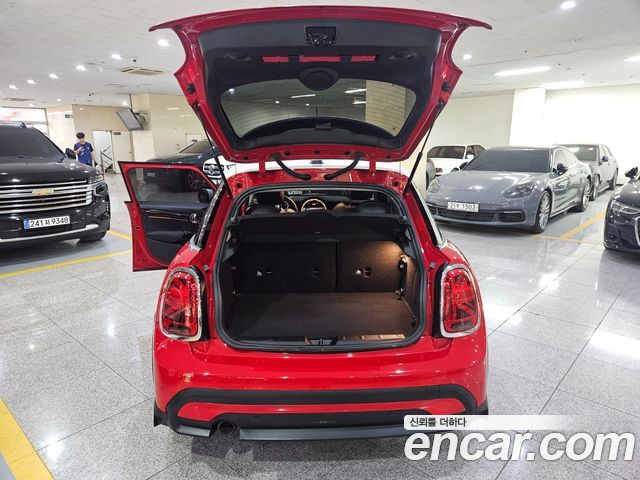 MINI Cooper Classic Third Generation 2023 — фото 23