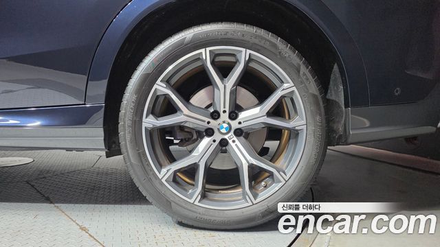 BMW X6 (G06) xDrive40i M Sport 2023 — фото 21