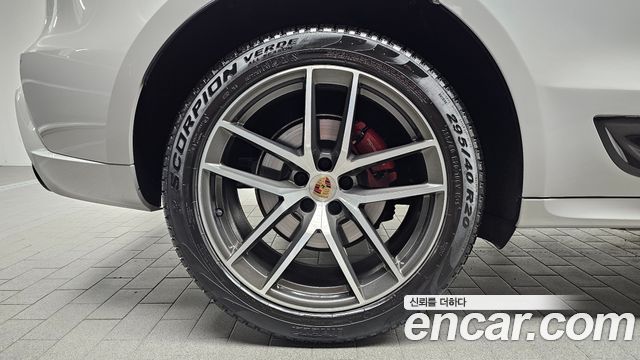 Porsche Macan 2.9 S 2023 — фото 21