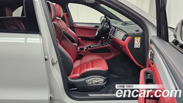 Porsche Macan 2.9 S 2023 — фото 26