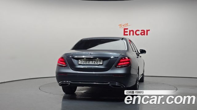 Mercedes-Benz E-Class (W213) E220d Avantgarde 2020 — фото 4