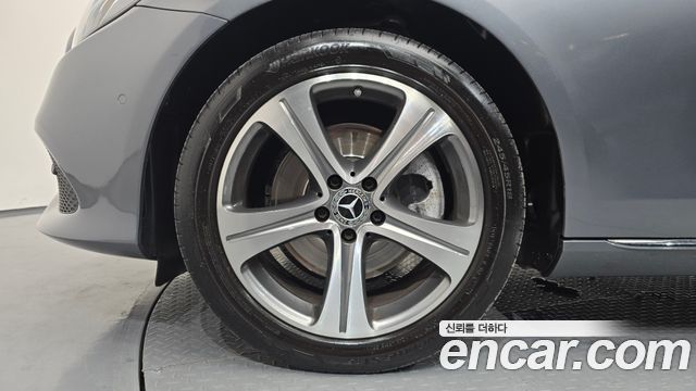 Mercedes-Benz E-Class (W213) E220d Avantgarde 2020 — фото 5