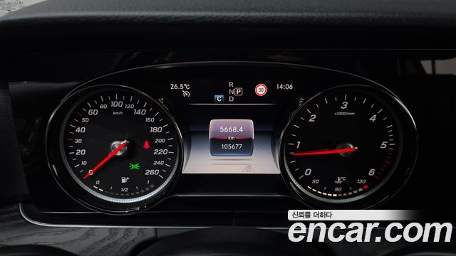 Mercedes-Benz E-Class (W213) E220d Avantgarde 2020 — фото 8