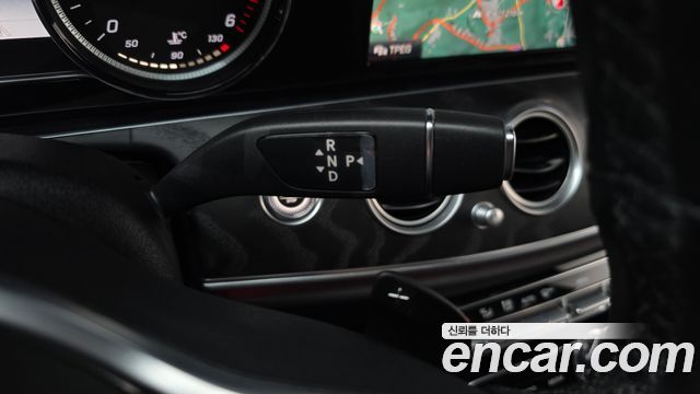 Mercedes-Benz E-Class (W213) E220d Avantgarde 2020 — фото 9