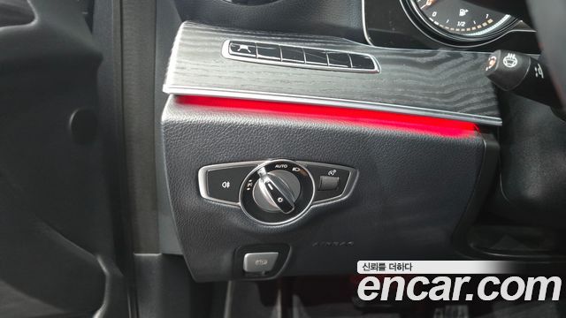 Mercedes-Benz E-Class (W213) E220d Avantgarde 2020 — фото 16