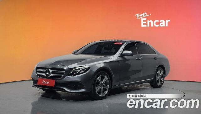 Mercedes-Benz E-Class (W213) E220d Avantgarde 2020 — фото 1