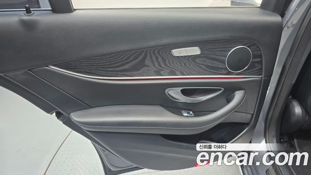 Mercedes-Benz E-Class (W213) E220d Avantgarde 2020 — фото 25