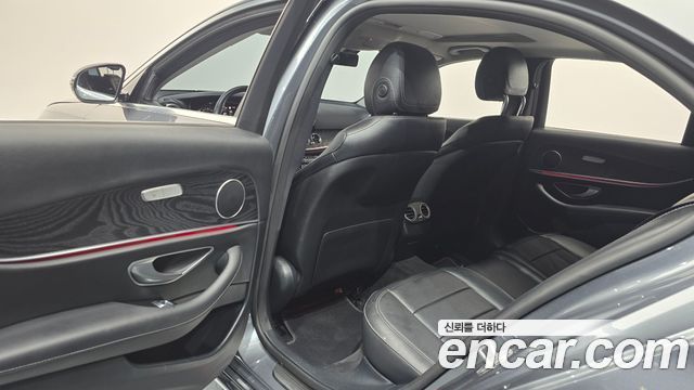 Mercedes-Benz E-Class (W213) E220d Avantgarde 2020 — фото 27