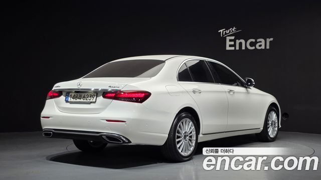 Mercedes-Benz E-Class (W213) E220d 4MATIC Exclusive 2021 — фото 2