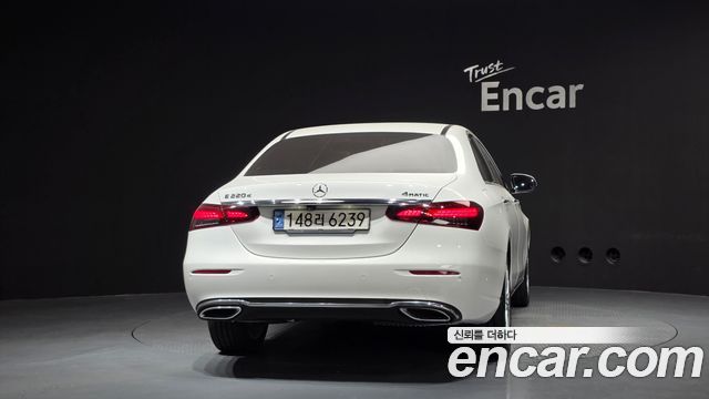 Mercedes-Benz E-Class (W213) E220d 4MATIC Exclusive 2021 — фото 4