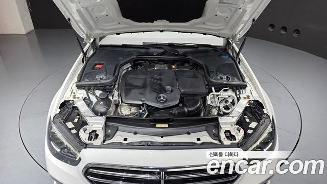 Mercedes-Benz E-Class (W213) E220d 4MATIC Exclusive 2021 — фото 6
