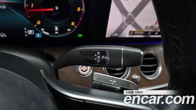 Mercedes-Benz E-Class (W213) E220d 4MATIC Exclusive 2021 — фото 9