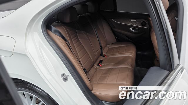 Mercedes-Benz E-Class (W213) E220d 4MATIC Exclusive 2021 — фото 26