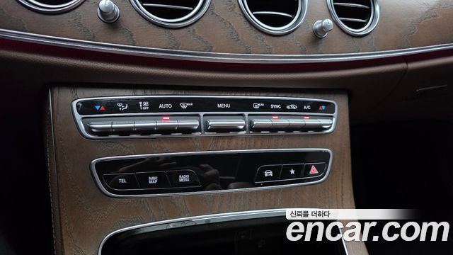 Mercedes-Benz E-Class (W213) E220d 4MATIC Exclusive 2021 — фото 29