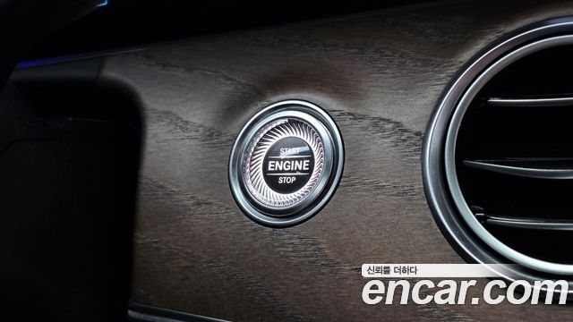 Mercedes-Benz E-Class (W213) E220d 4MATIC Exclusive 2021 — фото 31
