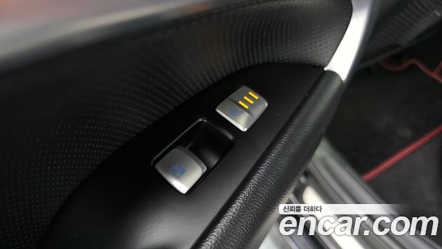 Genesis G70 Gasoline 2.0T 2WD 2022 — фото 17