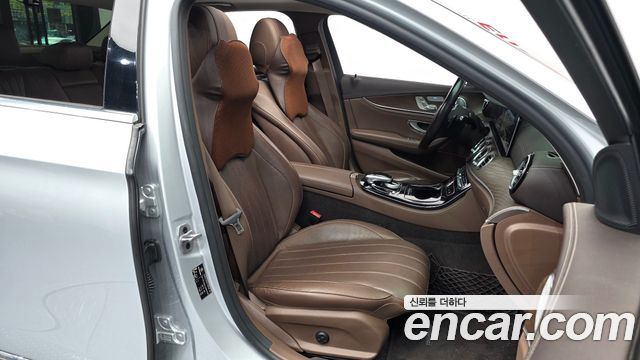 Mercedes-Benz E-Class (W213) E300e 4MATIC Exclusive 2020 — фото 15
