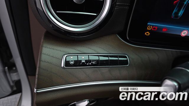 Mercedes-Benz E-Class (W213) E300e 4MATIC Exclusive 2020 — фото 21