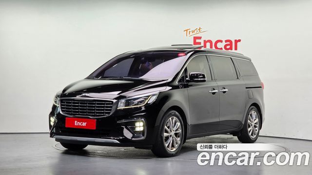Kia Carnival 7-Seater Limousine VIP 2019 — фото 1
