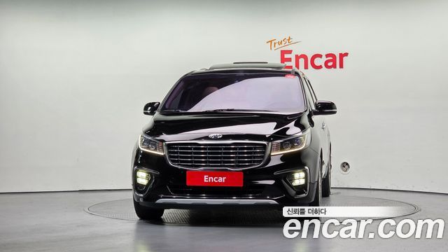 Kia Carnival 7-Seater Limousine VIP 2019 — фото 3