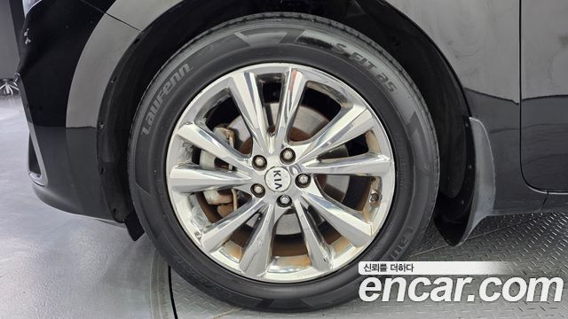 Kia Carnival 7-Seater Limousine VIP 2019 — фото 5